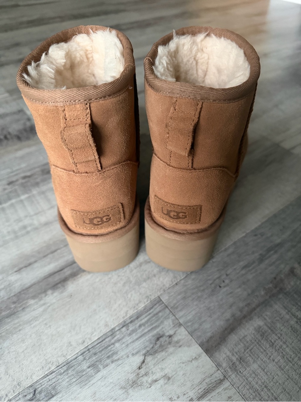 UGG Classic Mini Platform Boots Chestnut Suede Women’s Size 7 - Picture 2 of 7